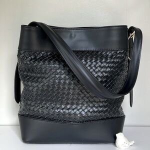 VALENTINA FIORE Black Leather Shoulder Bag